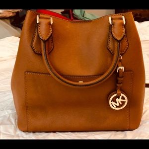 Michael Kors versatile purse.